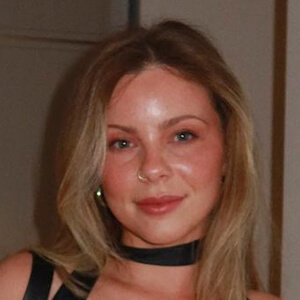 Georgie Sian Headshot 3 of 8