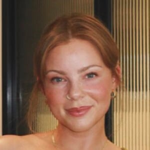 Georgie Sian Headshot 6 of 8