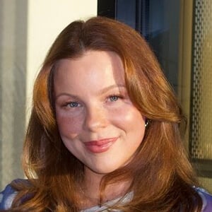 Georgie Sian Headshot 7 of 8