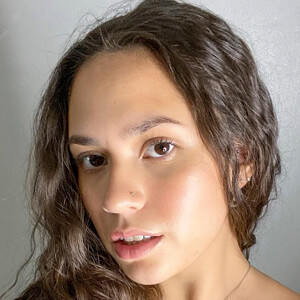 Gianella Marquina Klug Headshot 13 of 17