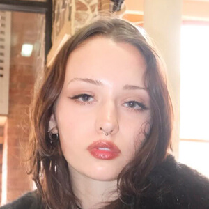 gingerosepalaza Headshot 4 of 7