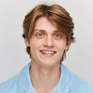 Gino Calveiro Headshot 4 of 5