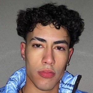 Giovanni Rivera Headshot 9 of 10