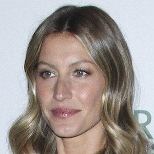 Gisele Bündchen at age 33