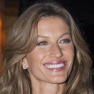 Gisele Bündchen at age 33