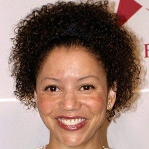 Gloria Reuben Headshot 4 of 5