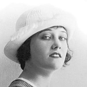 Gloria Swanson Headshot 2 of 7