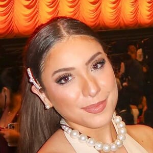 gloriresta Headshot 6 of 6