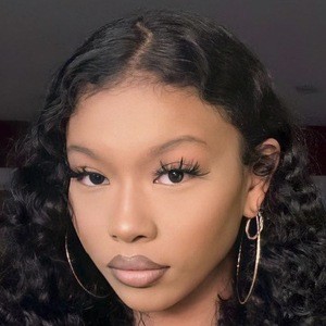 GOLDENBIH - Age, Family, Bio | Famous Birthdays