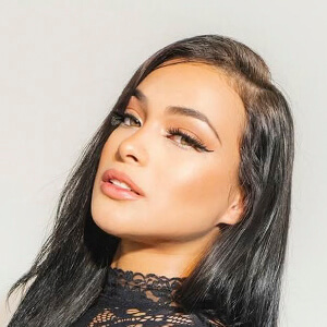 goldengera Headshot 4 of 9