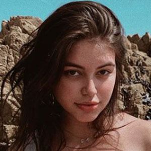 Grace Auten Headshot 4 of 10