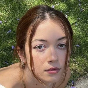 Grace Kaufman Headshot 7 of 10
