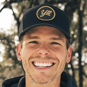 Granger Smith Headshot 8 of 10