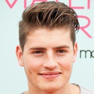 Gregg Sulkin at age 23