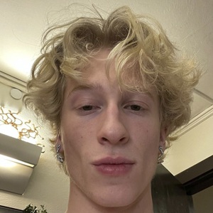 Griffin Maxwell Brooks - Age, Family, Bio | Famous Birthdays