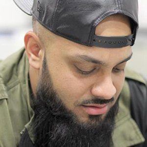 Guz Khan Headshot 5 of 10