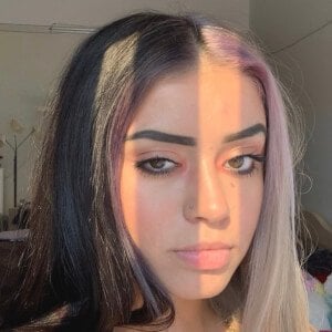 Gwen Alicia Headshot 2 of 10