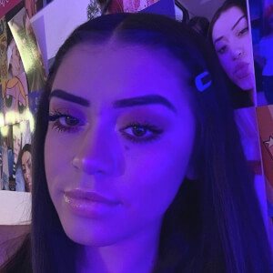 Gwen Alicia Headshot 5 of 10