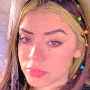 Gwen Alicia Headshot 7 of 10