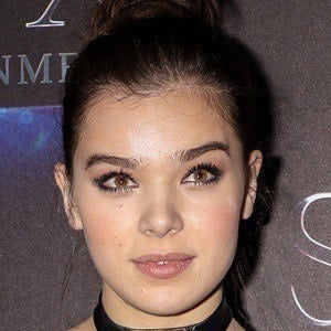 Hailee Steinfeld at age 19