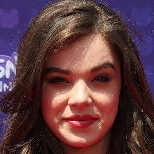 Hailee Steinfeld at age 19