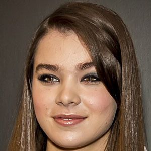 Hailee Steinfeld at age 17