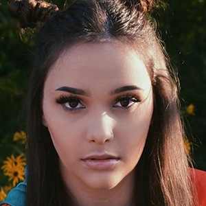 Hailey Urbina Headshot 8 of 9