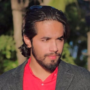 Hamza Aly Headshot 7 of 10