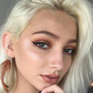 Hannah Blair - Age, Family, Bio | Famous Birthdays