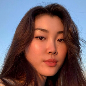 Hannah Cho Headshot 8 of 9