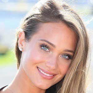 Hannah Jeter Headshot 7 of 10