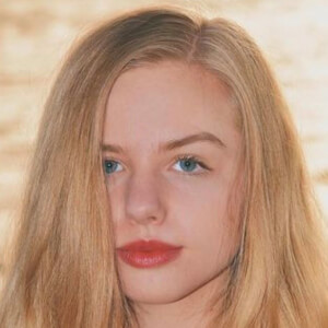 Hannah Geller at age 15