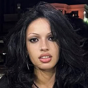 Hannah Isabel Corallo Headshot 4 of 6