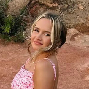 Hannah Jacob Headshot 5 of 5