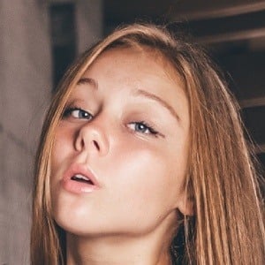 Hannah Kenerly Headshot 2 of 12