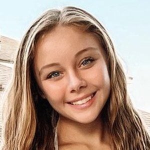 Hannah Kenerly Headshot 7 of 12