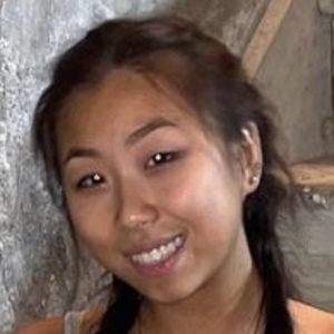 Hannah Li Headshot 4 of 10