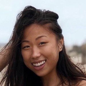 Hannah Li Headshot 5 of 10