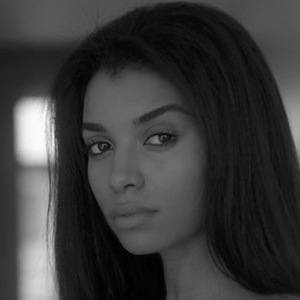 Hannah Monds Headshot 4 of 6