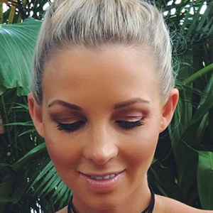 Hannah Polites Headshot 3 of 10