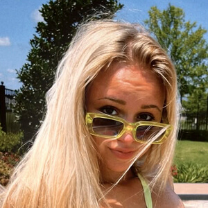 Hannah Poole Headshot 2 of 5