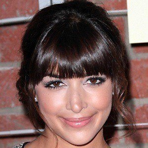 Hannah Simone at age 32