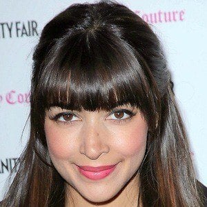 Hannah Simone at age 32