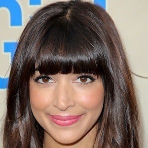 Hannah Simone at age 32