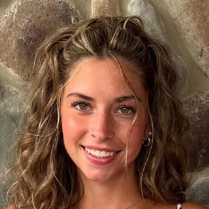 hannaloewke Headshot 4 of 6