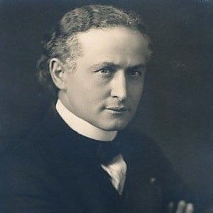 Harry Houdini Headshot 4 of 9