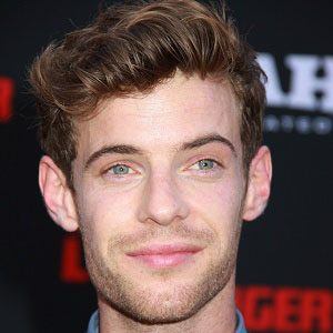 Harry Treadaway Headshot 2 of 6