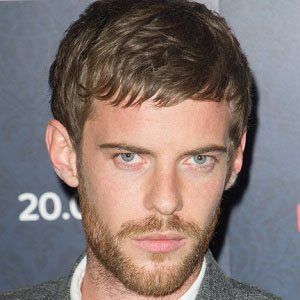 Harry Treadaway Headshot 4 of 6