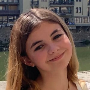 HaulsWithMiaa Headshot 2 of 3