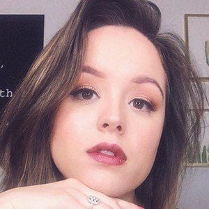 Hayley Orrantia Headshot 3 of 10